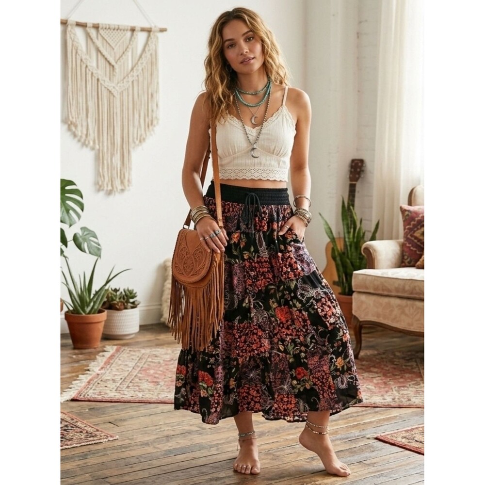 Boho Floral Tiered Midi Skirt in Black